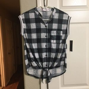 Women's No Boundaries Junior Varsity Trim Sleeveless Top-Black/White-Size XS(1)